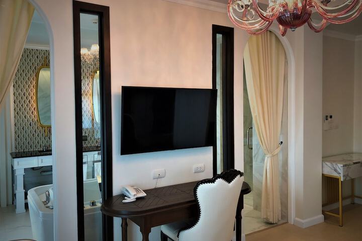 Room 34 of 89