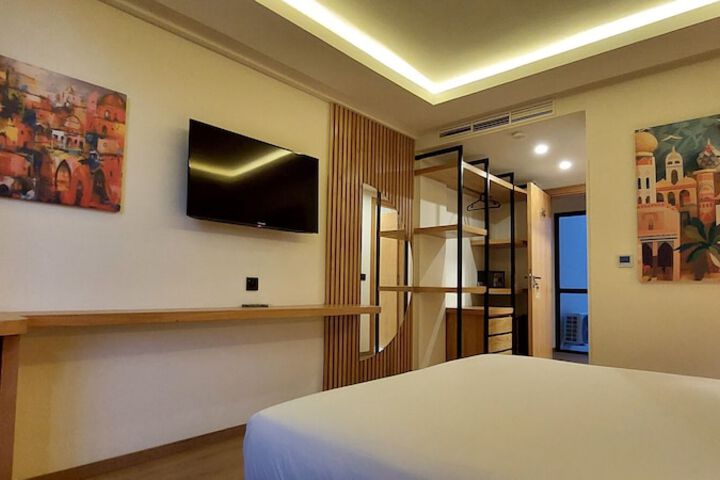 Room 26 of 84