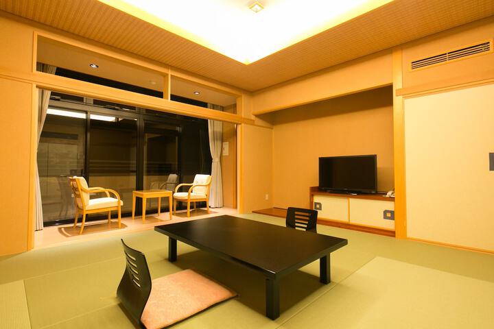 Room 4 of 60