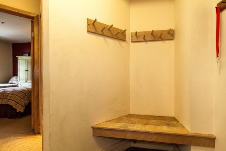 Room 10 of 172