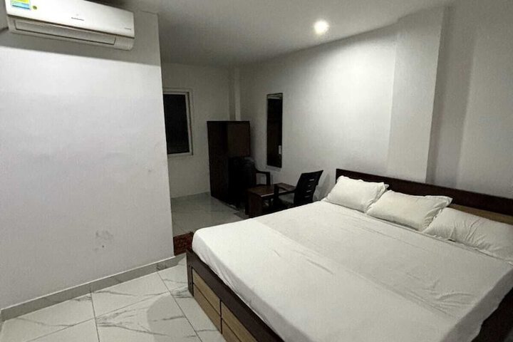Room 7 of 22