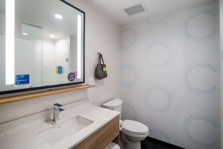 Bathroom shower