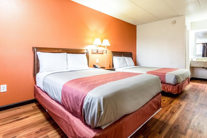2 Double Beds (8 of 11)