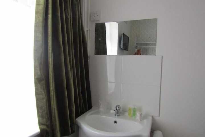 Room 42 of 67
