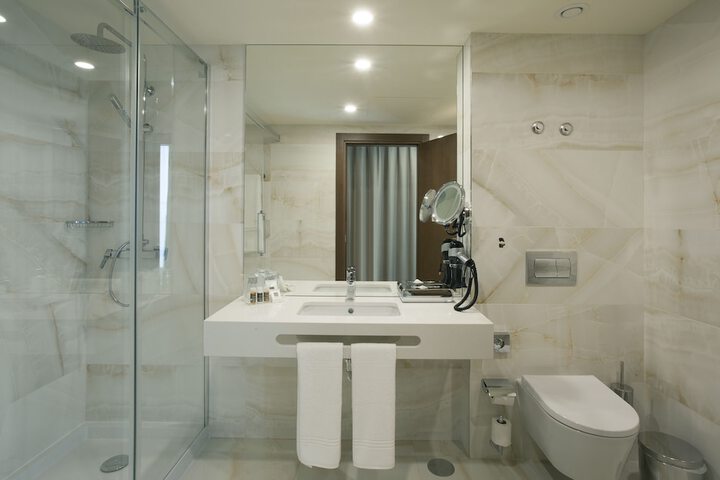 Room 21 of 42