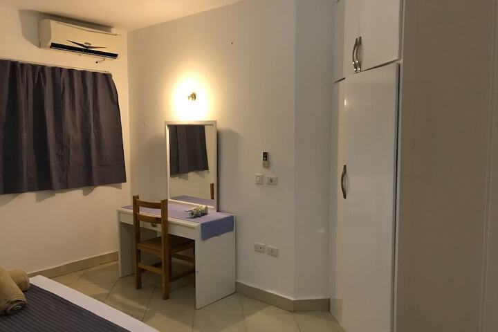 Room 18 of 126