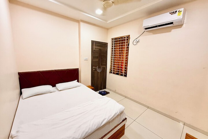 Room 13 of 25