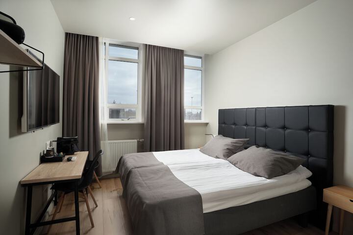 Room 27 of 80