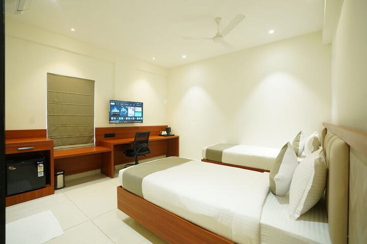 Room 8 of 19