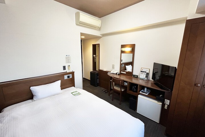 Room 10 of 29