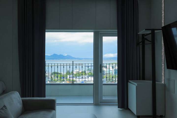 Room 60 of 80