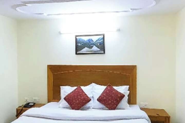 Room 8 of 19