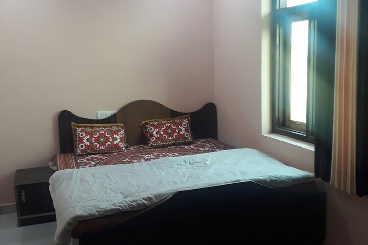 Room 2 of 4