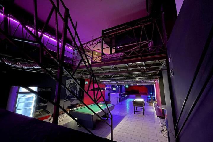  Private Club