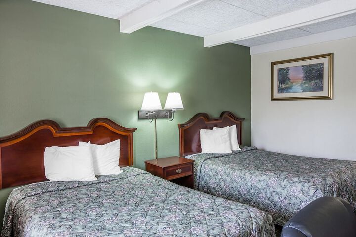 Room 8 of 19