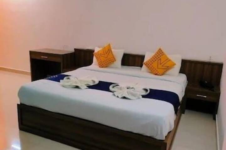 Room 6 of 27