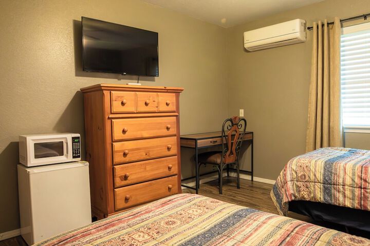 Room 332 of 917