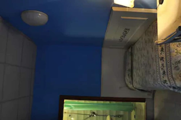 Room 13 of 25