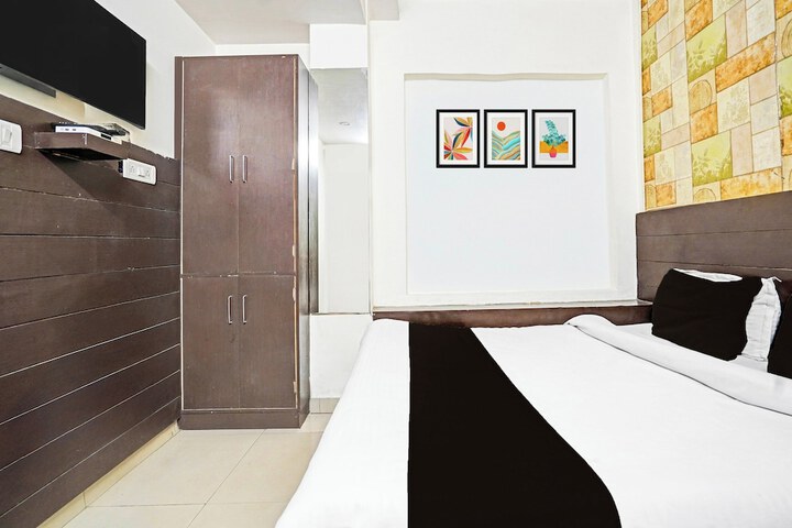 Room 16 of 35