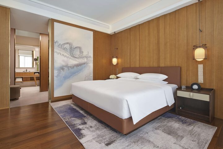 Room 16 of 68