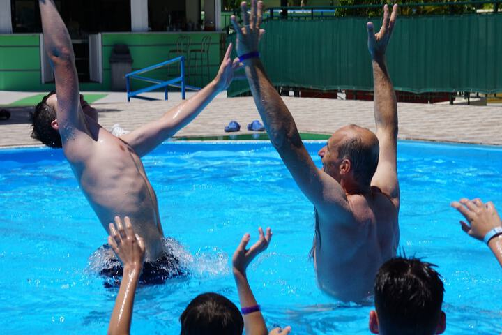 Pool 13 of 42