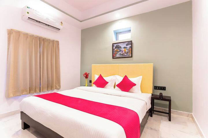 Room 9 of 34