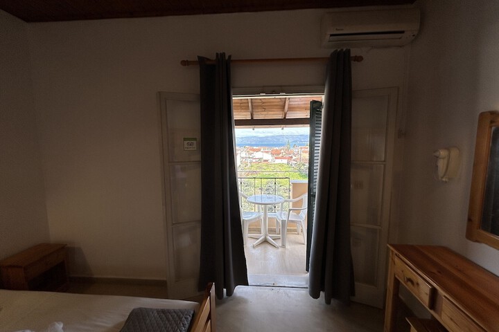Room 12 of 20