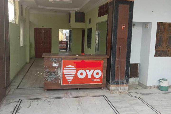 OYO Flagship Hotel Manyvar