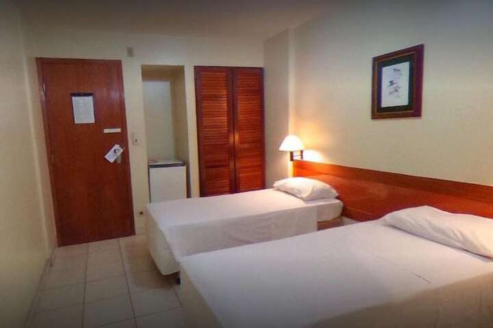 Room 3 of 27