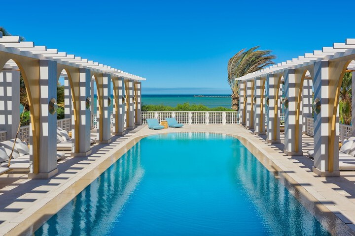 Pool 53 of 120