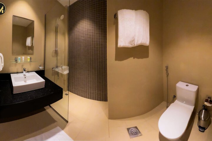 Room 37 of 83