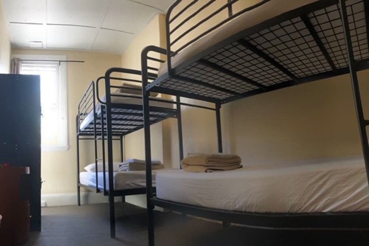 Room 17 of 35