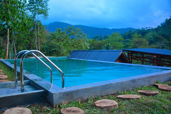 Pool 12 of 64