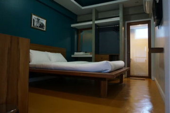 Room 15 of 38