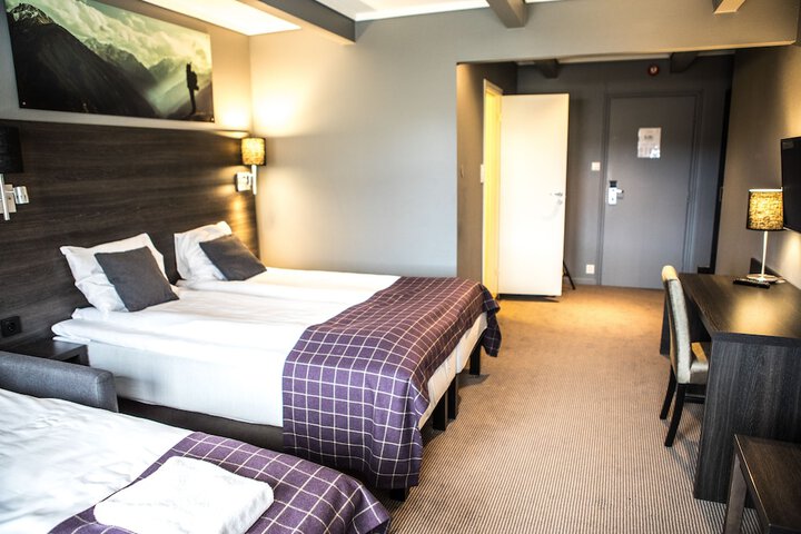Room 16 of 53