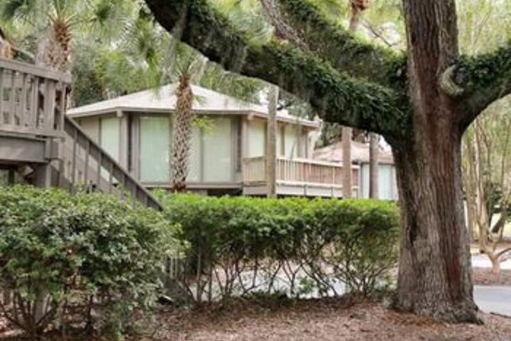 Hotel Exterior 5 of 24