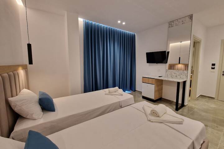 Room 16 of 73