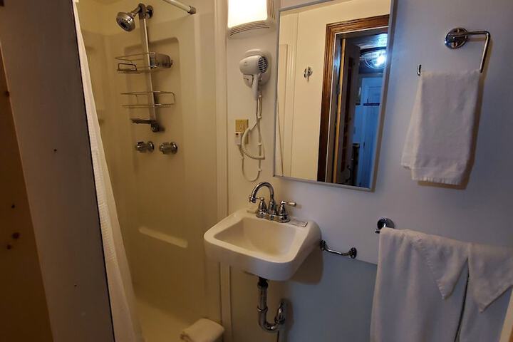 Room 73 of 99