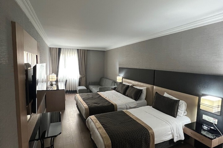 Room 12 of 52