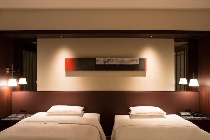 Room 12 of 124