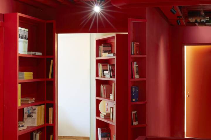 Room 13 of 143