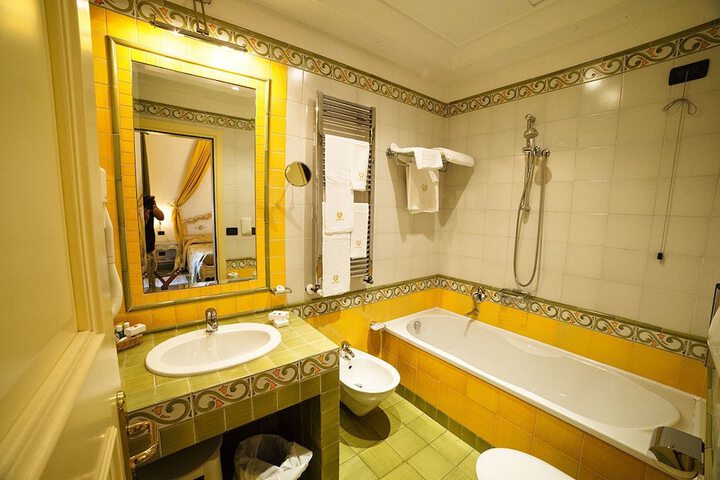 Room 40 of 67