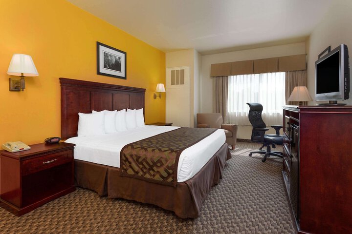 Standard King Bed Accessible (1 of 14)