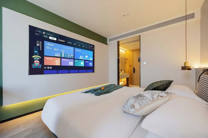 Room 7 of 54