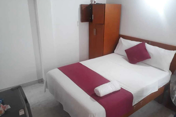 Room 4 of 5