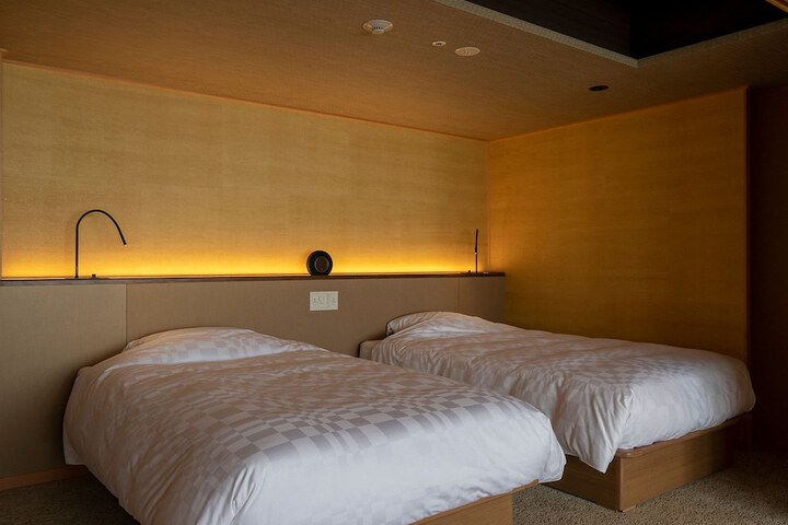 Room 8 of 79