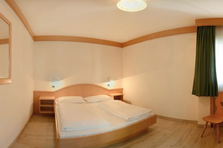 Room 16 of 72