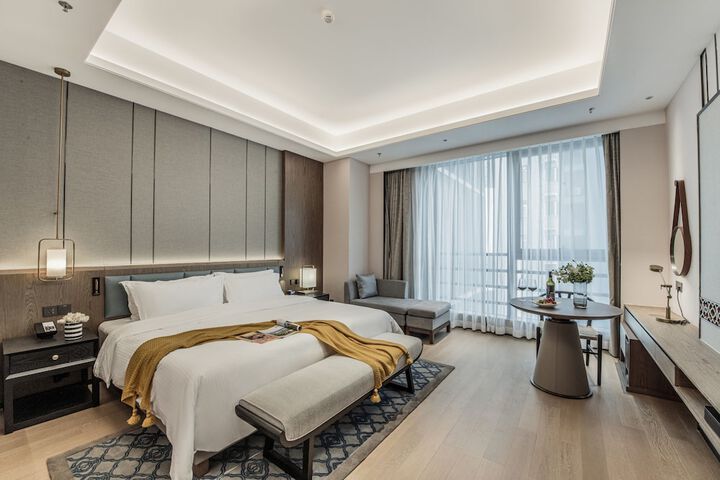 Room 16 of 74