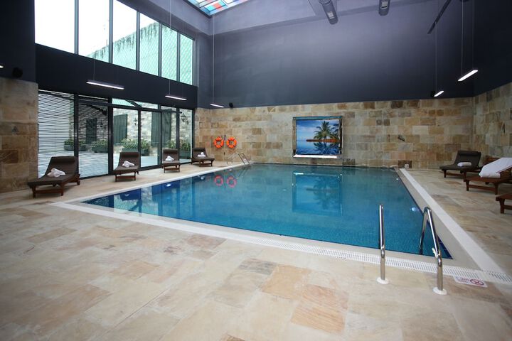 Pool Hotel