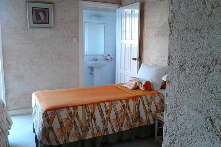 Room 2 of 64
